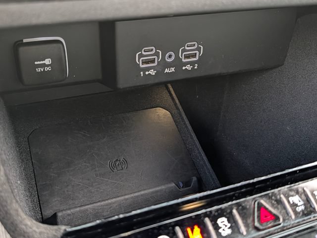 Used 2024 Jeep Wagoneer Series III AWD/4WD image 29