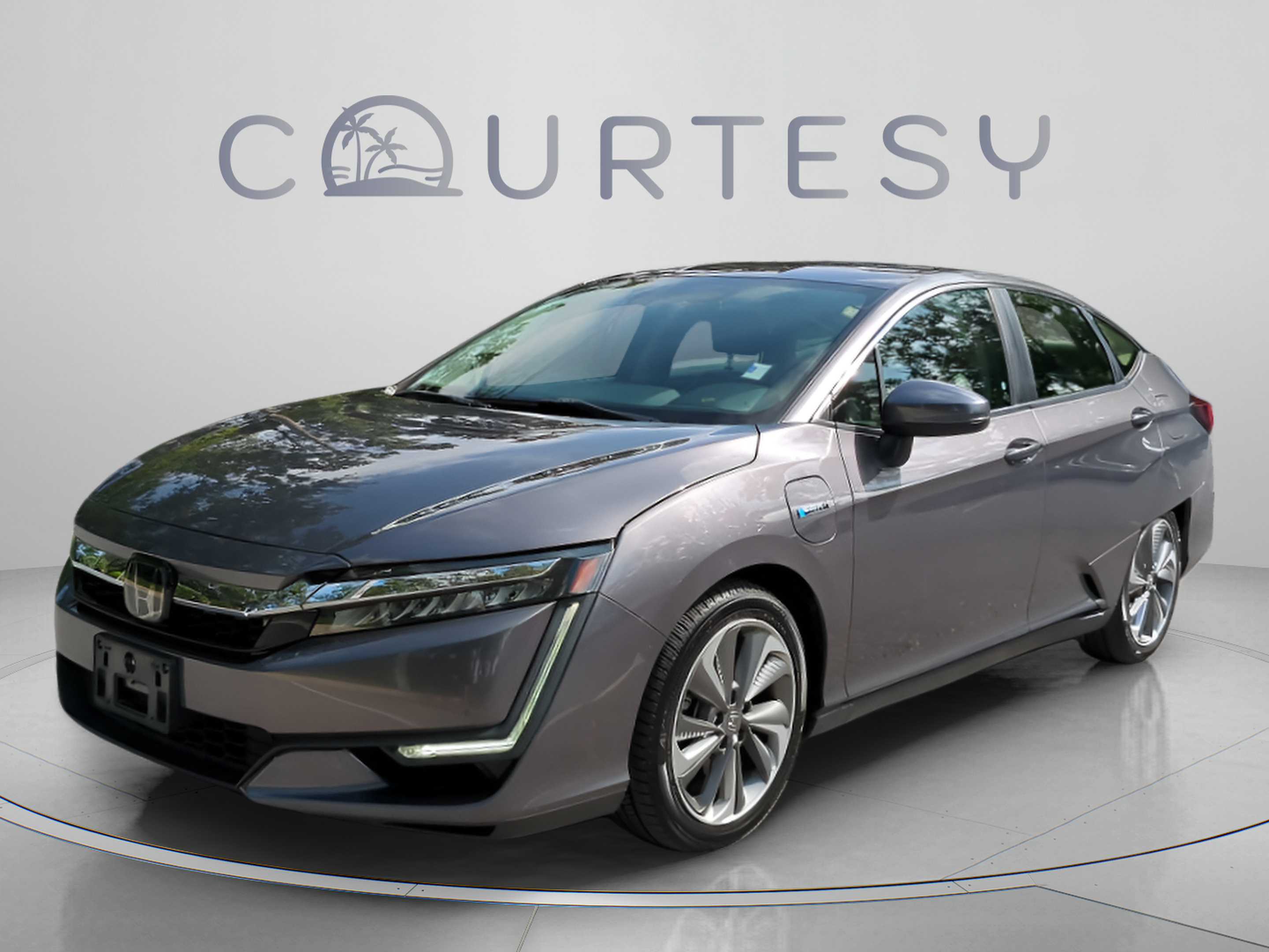 Certified 2018 Honda Clarity Touring image 2