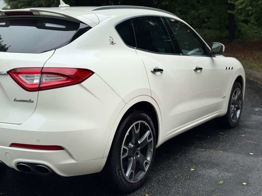 Used 2018 Maserati Levante S GranSport AWD/4WD image 25