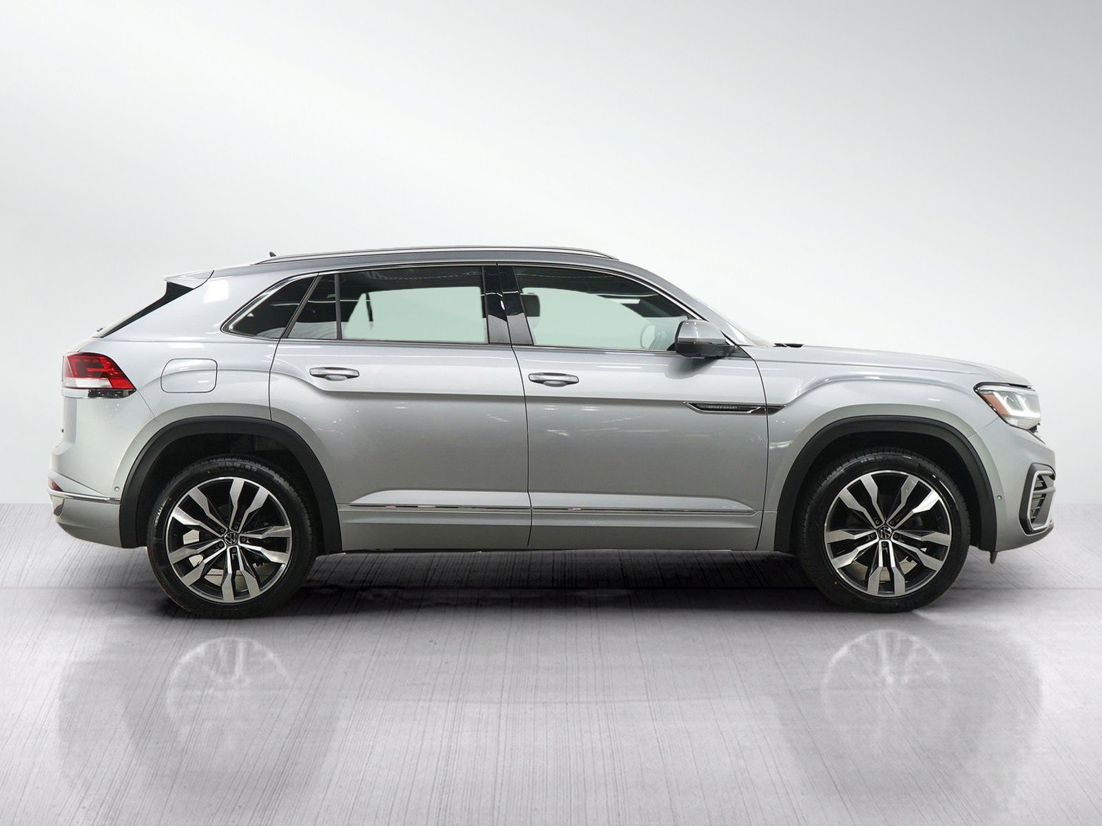 Used 2020 Volkswagen Atlas Cross Sport SEL Premium R-Line AWD/4WD image 6