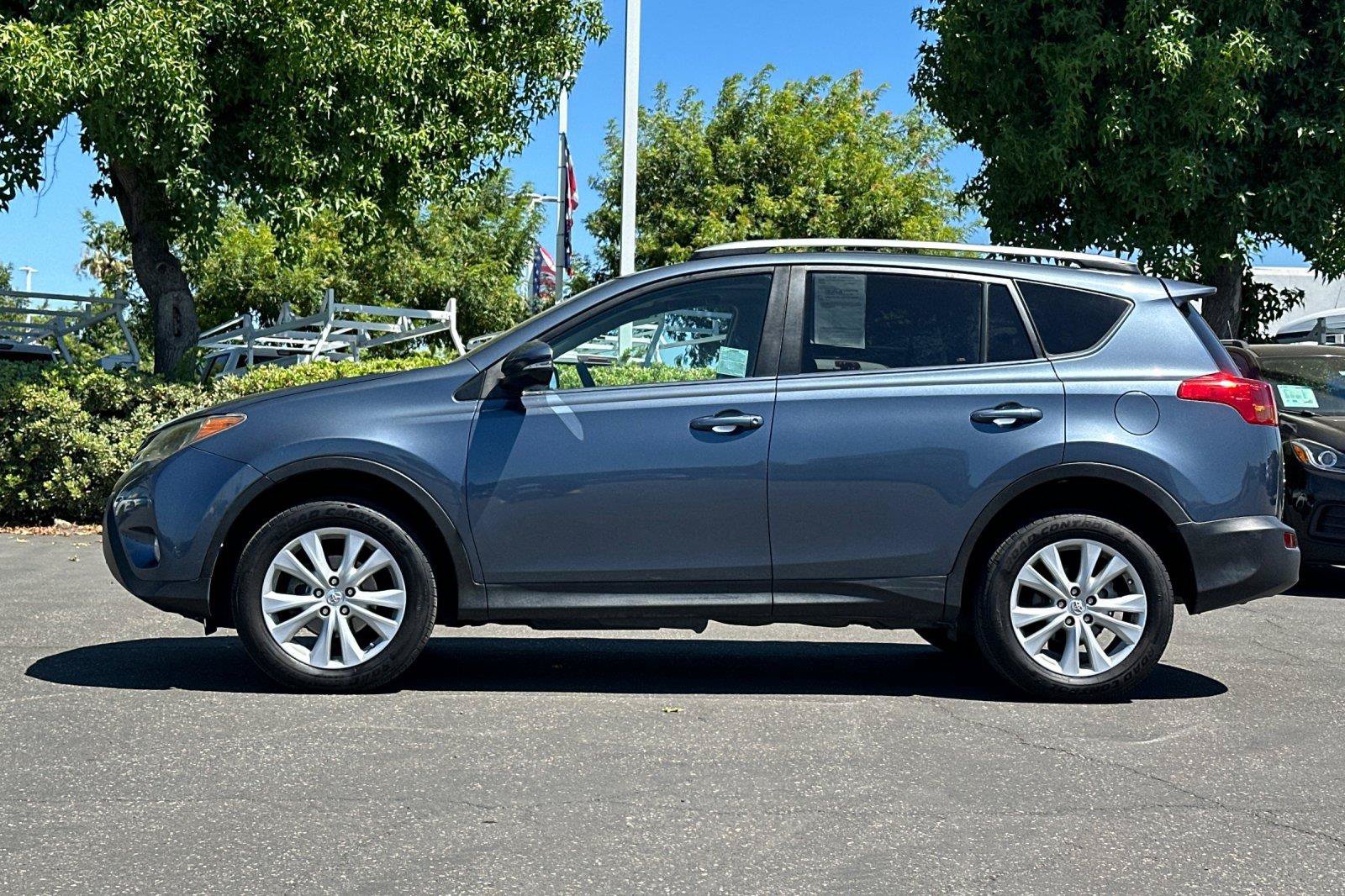 Used 2013 Toyota RAV4 Limited AWD/4WD image 6