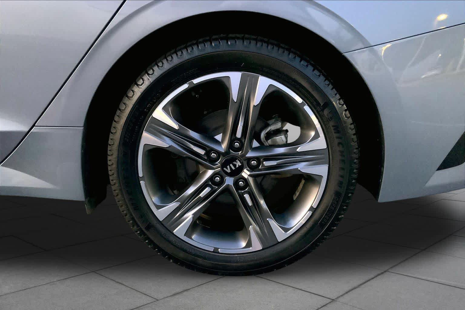 Used 2021 Kia K5 EX FWD image 10