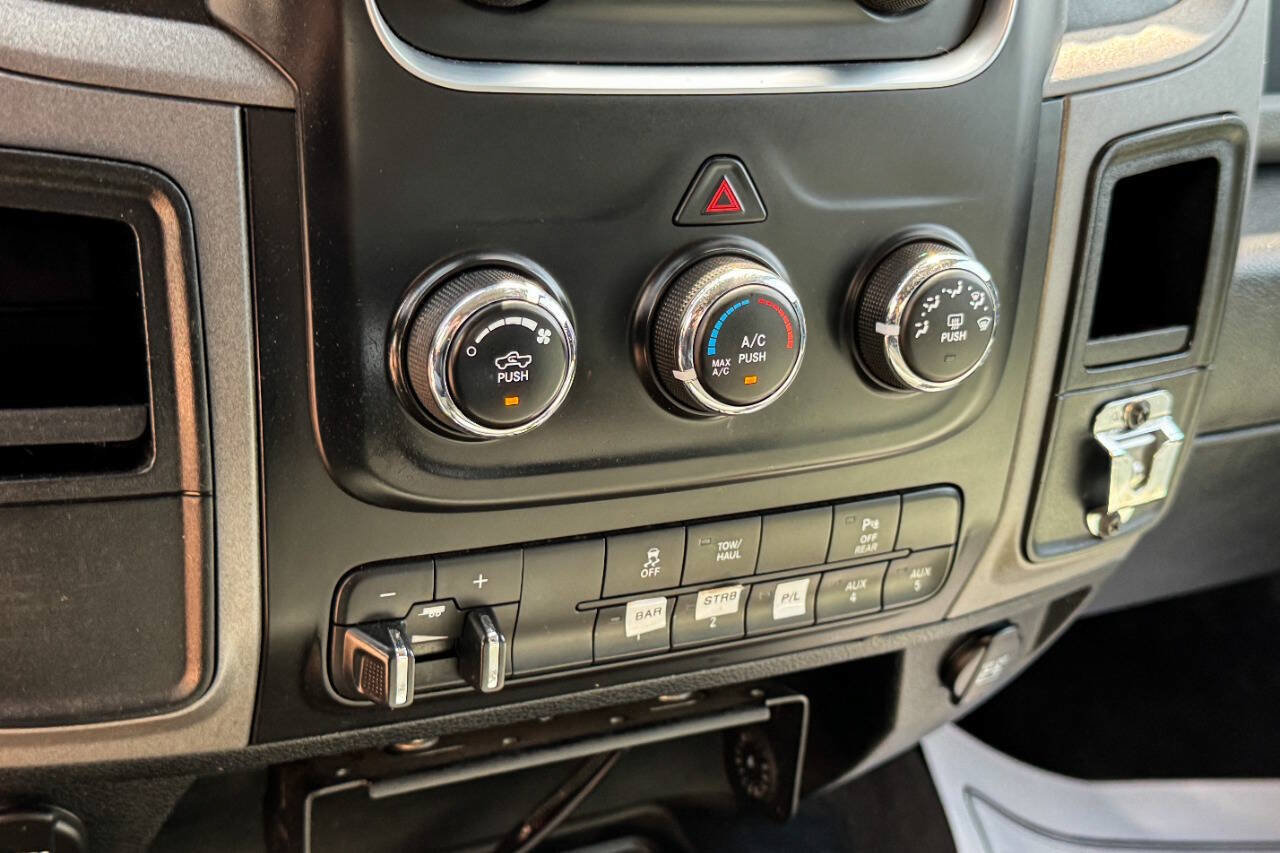 Used 2017 RAM 3500 Tradesman w/ Chrome Appearance Group AWD/4WD image 30