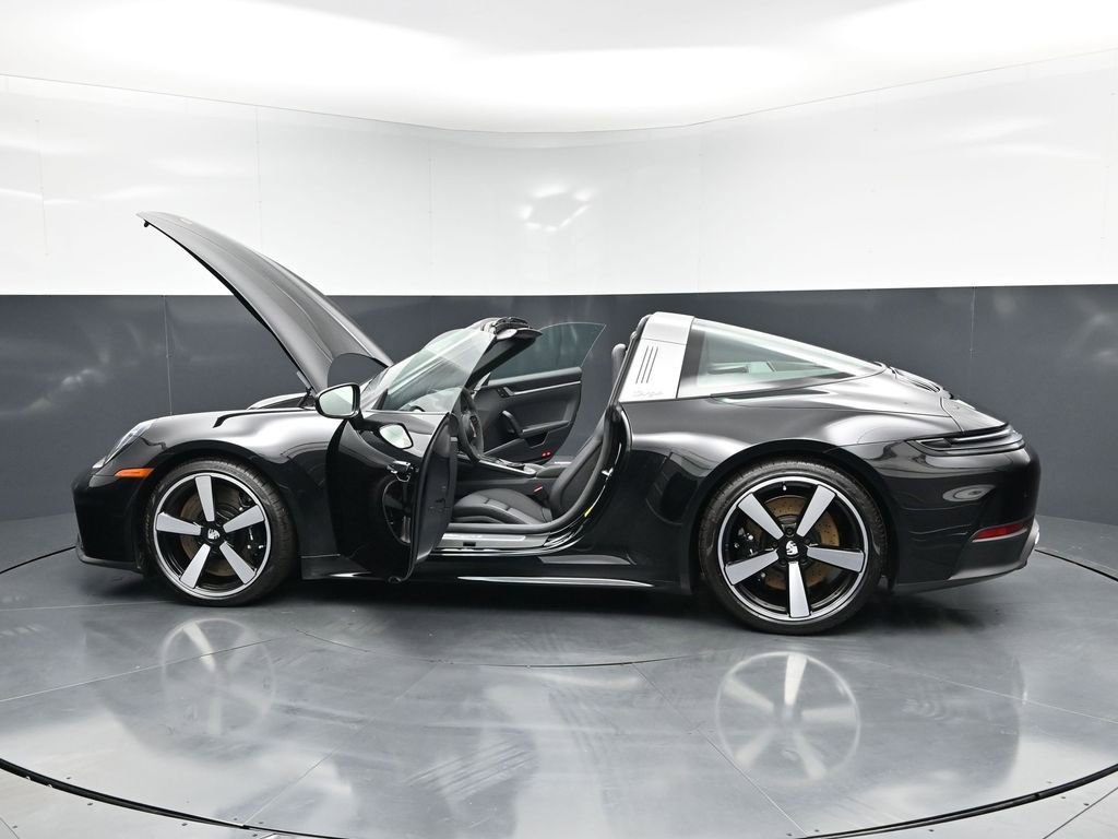 Certified 2026 Porsche 911 Targa 4S AWD/4WD image 35