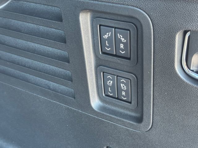 Used 2025 GMC Acadia Denali image 10