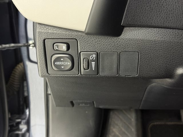 Used 2018 Toyota Corolla LE FWD image 14