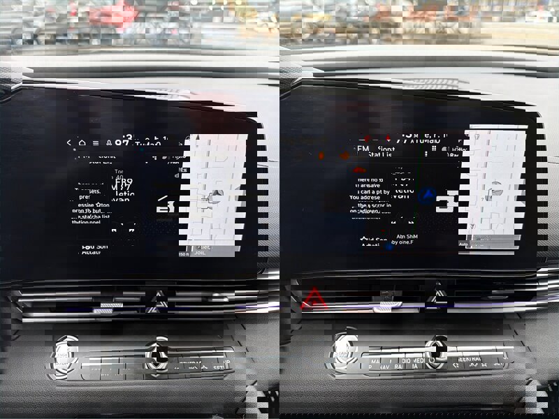 Used 2024 Hyundai Elantra Limited image 13