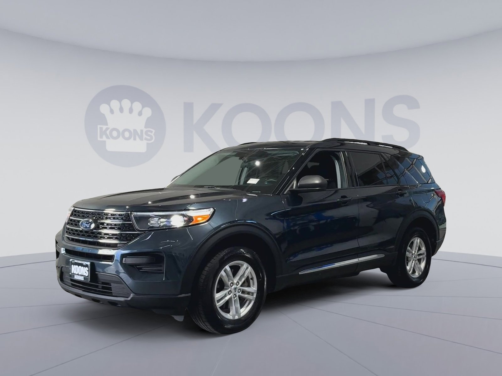 Used 2023 Ford Explorer XLT image 5