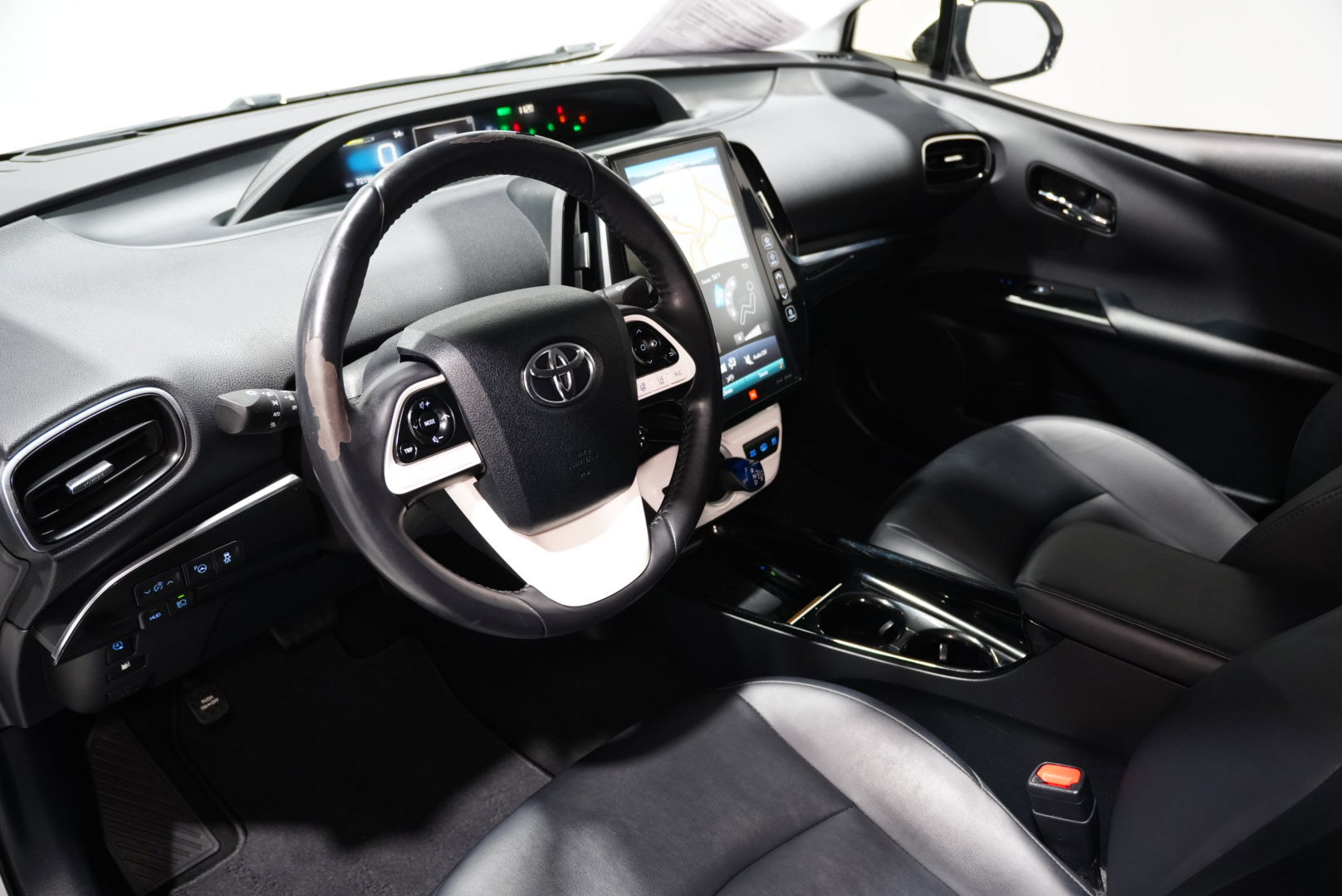 Used 2017 Toyota Prius Prime Advanced image 11