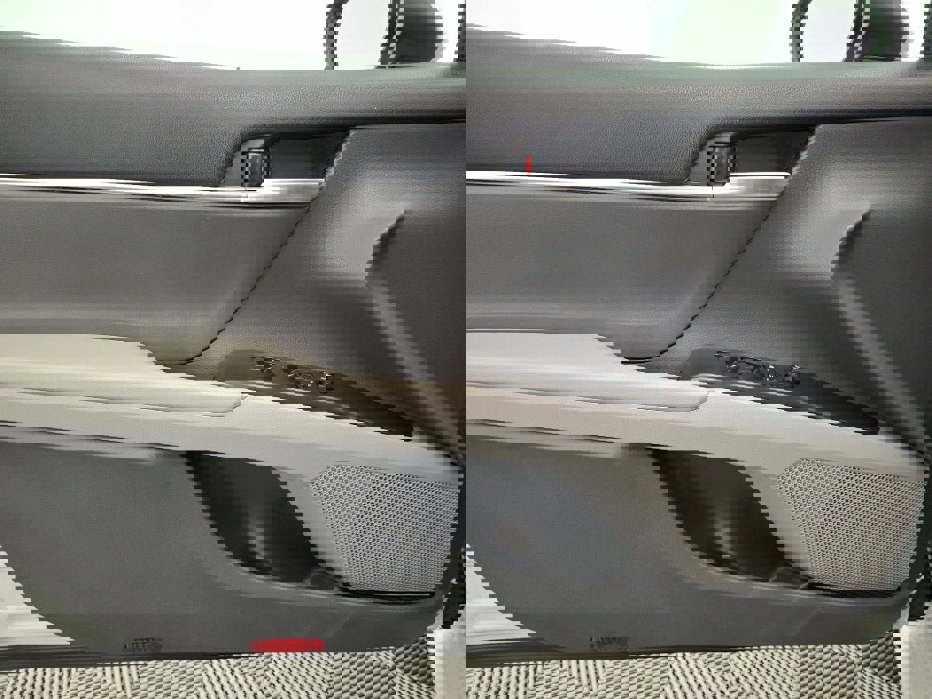 Used 2024 Toyota Camry LE image 10