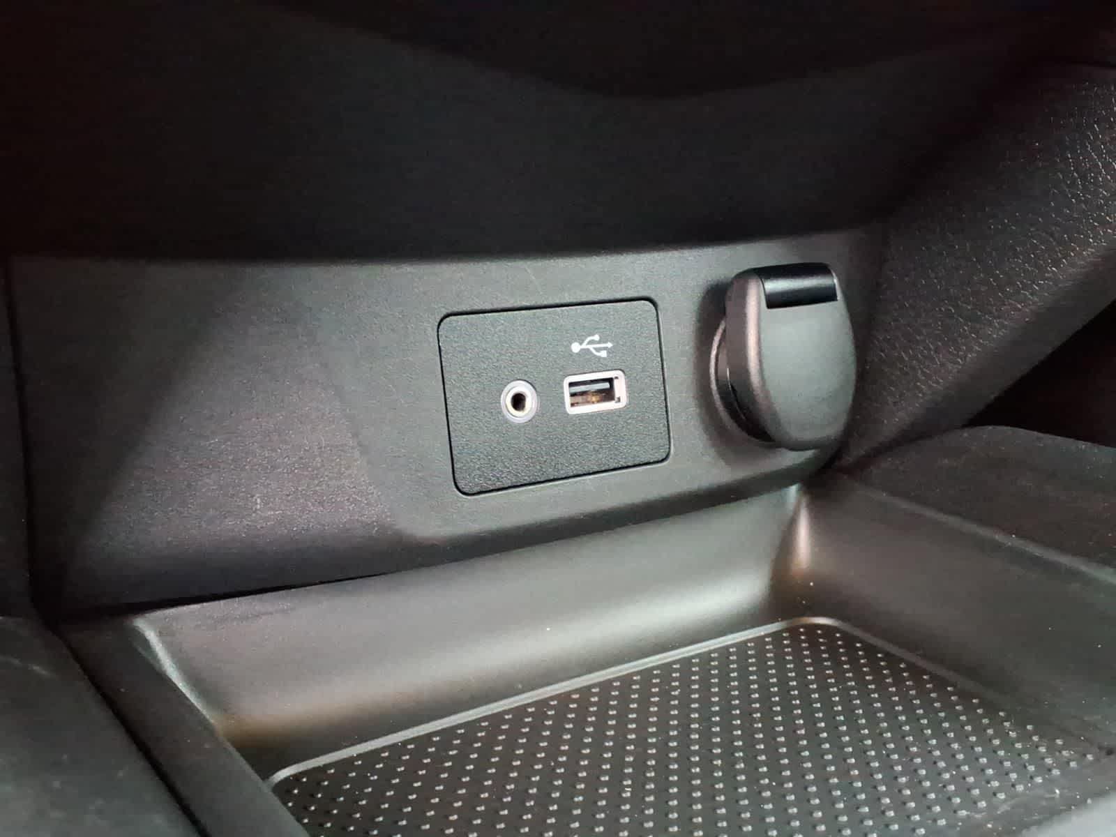 Used 2018 Nissan Rogue SV w/ Sun & Sound Touring Package FWD image 23