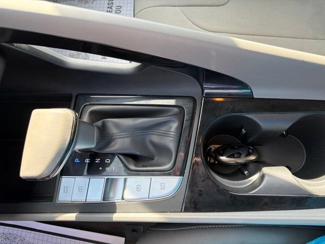Used 2025 Hyundai Elantra SEL FWD image 19