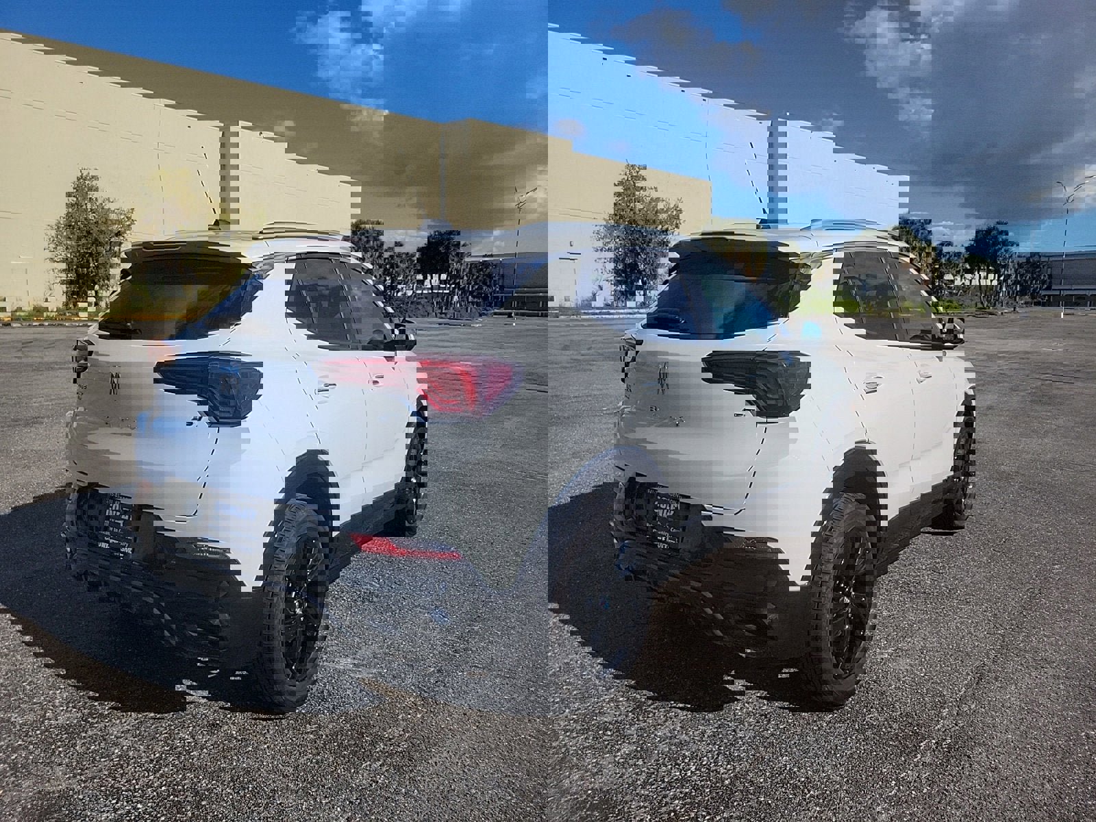 Used 2024 Buick Encore GX Sport Touring image 5