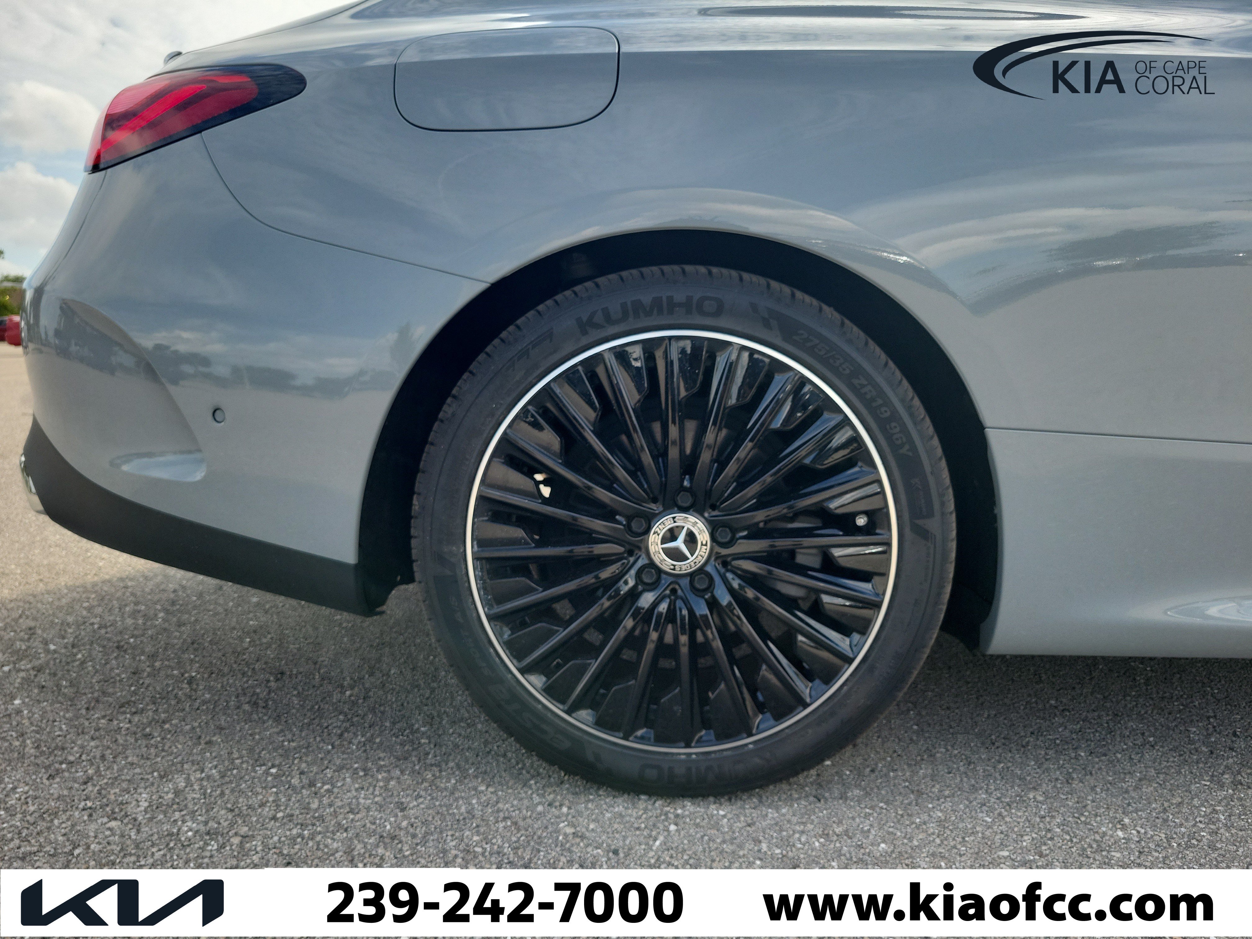 Used 2024 Mercedes-Benz CLE 300 4MATIC Coupe image 9