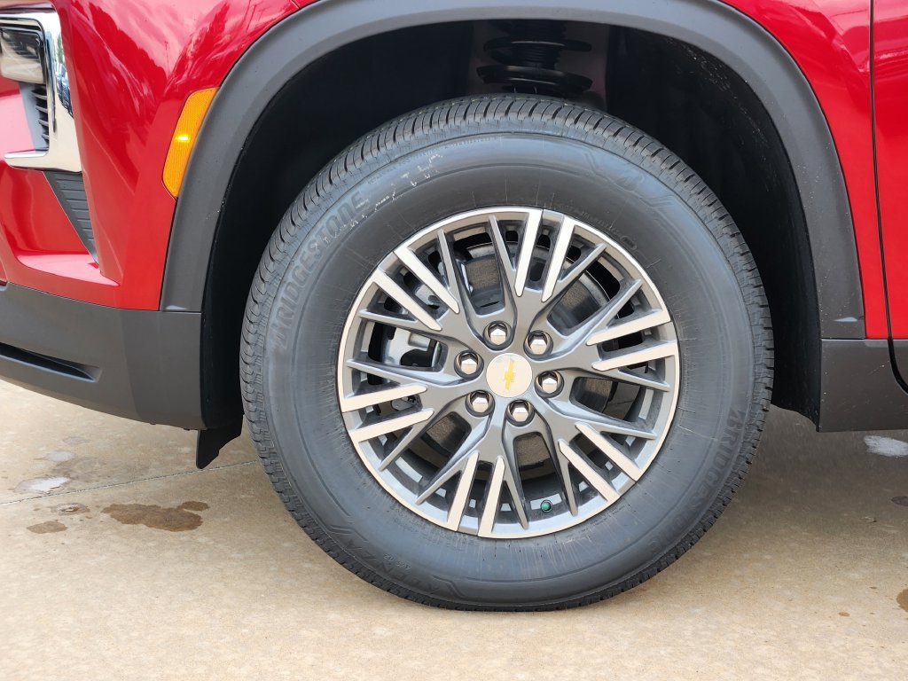 New 2026 Chevrolet Traverse LT w/ Driver Confidence Package FWD image 8