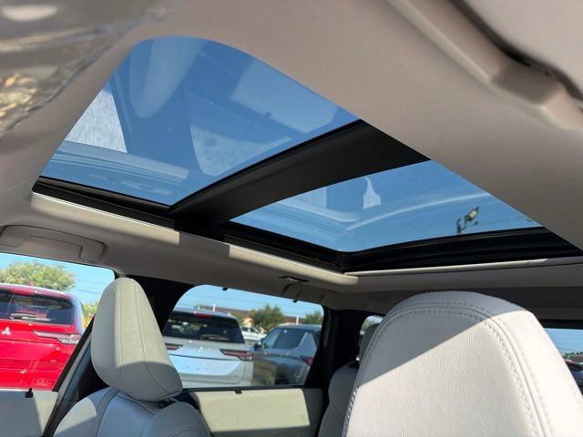 New 2026 Mitsubishi Outlander SEL FWD image 24