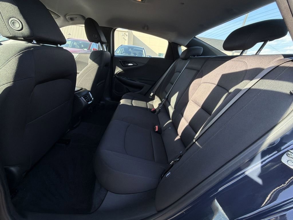 Used 2025 Chevrolet Malibu LT FWD image 21