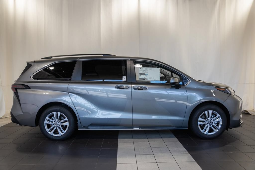 New 2026 Toyota Sienna XLE AWD/4WD image 3