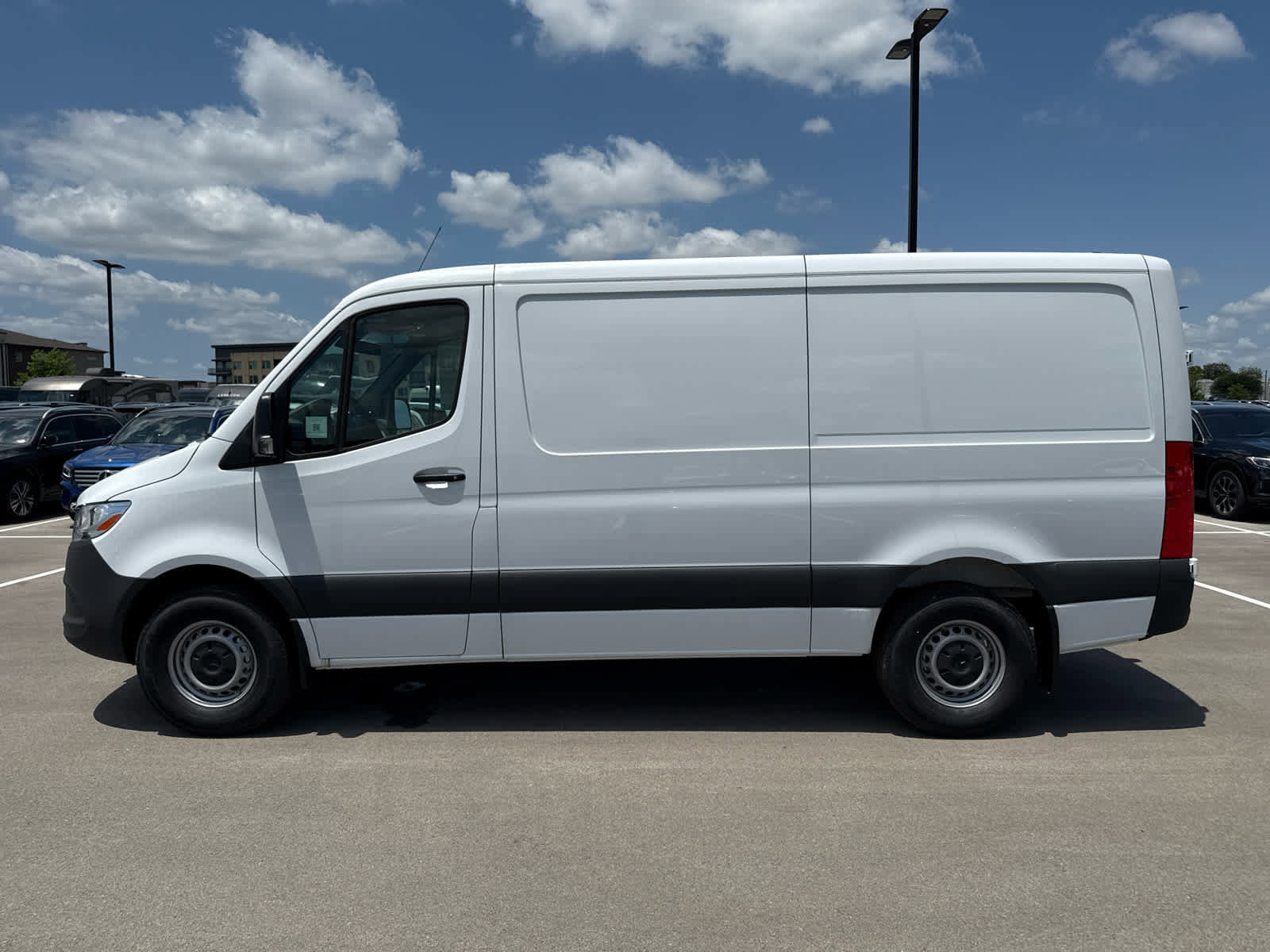 Used 2025 Mercedes-Benz Sprinter 2500 image 8