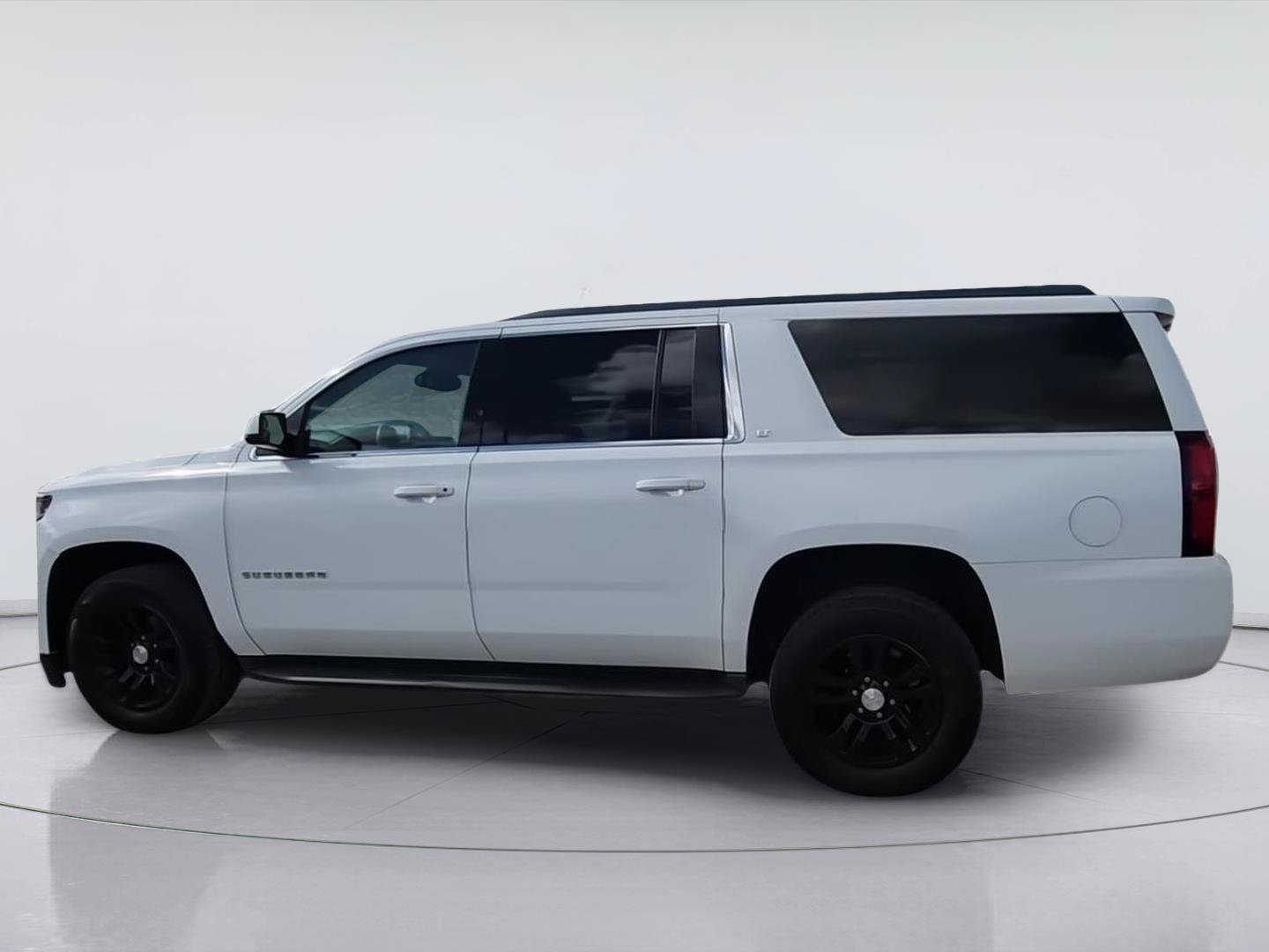Used 2015 Chevrolet Suburban LT RWD image 6
