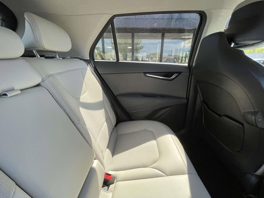 Used 2025 Kia Niro EX image 20
