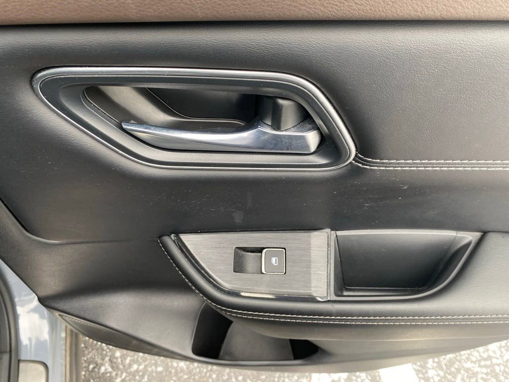 Used 2023 Nissan Rogue Platinum w/ Platinum Premium Package image 14