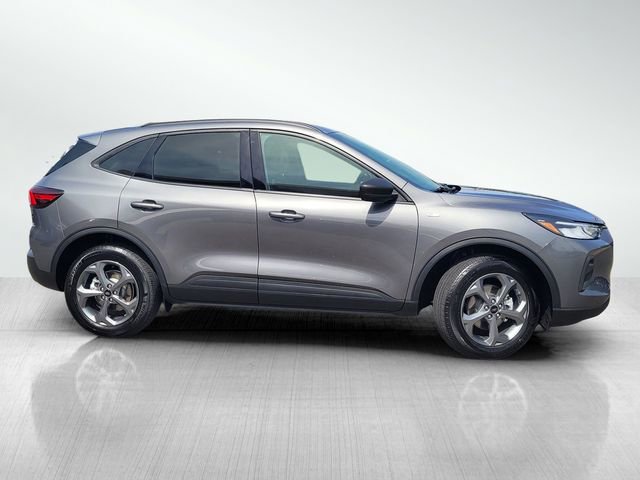 Certified 2025 Ford Escape ST-Line AWD/4WD image 3
