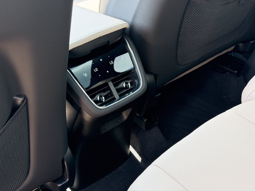 Certified 2025 Volvo EX90 Plus AWD/4WD image 26