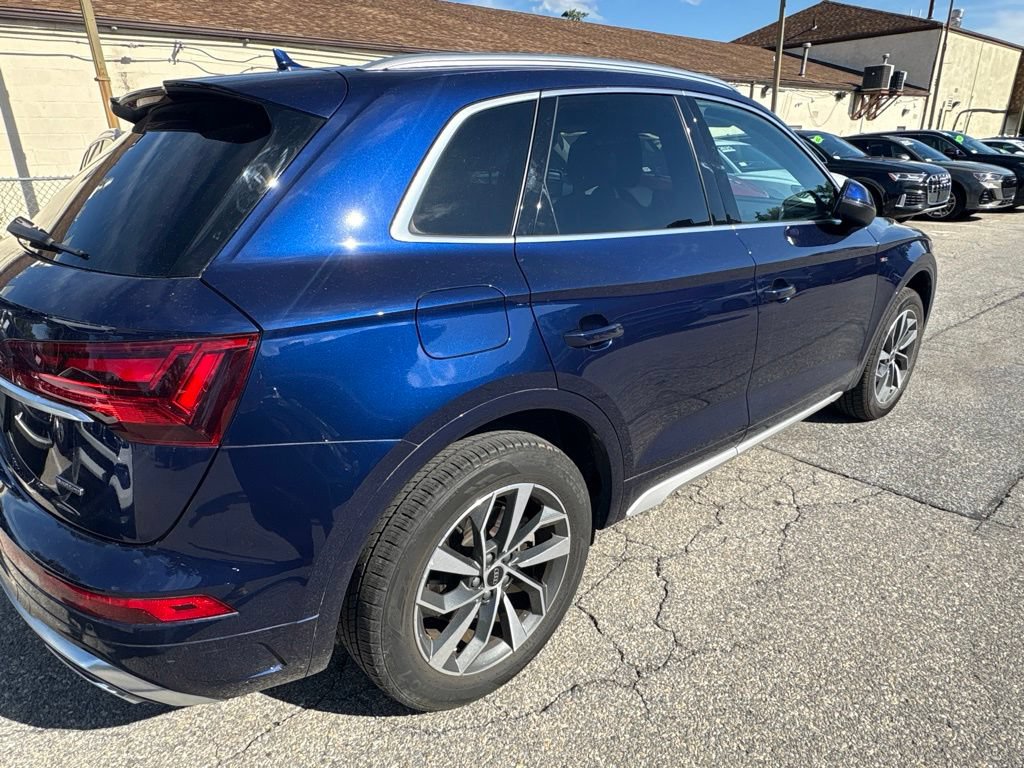 Used 2023 Audi Q5 2.0T Premium w/ Convenience Package AWD/4WD image 4
