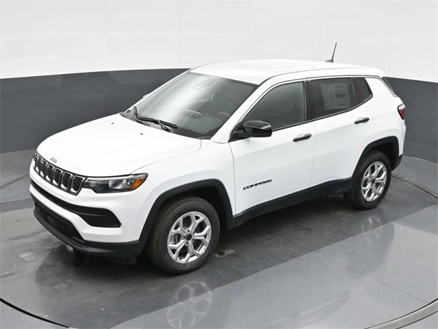 Used 2025 Jeep Compass Sport image 32