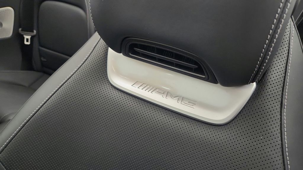 Used 2023 Mercedes-Benz SL 63 AMG 4MATIC image 32