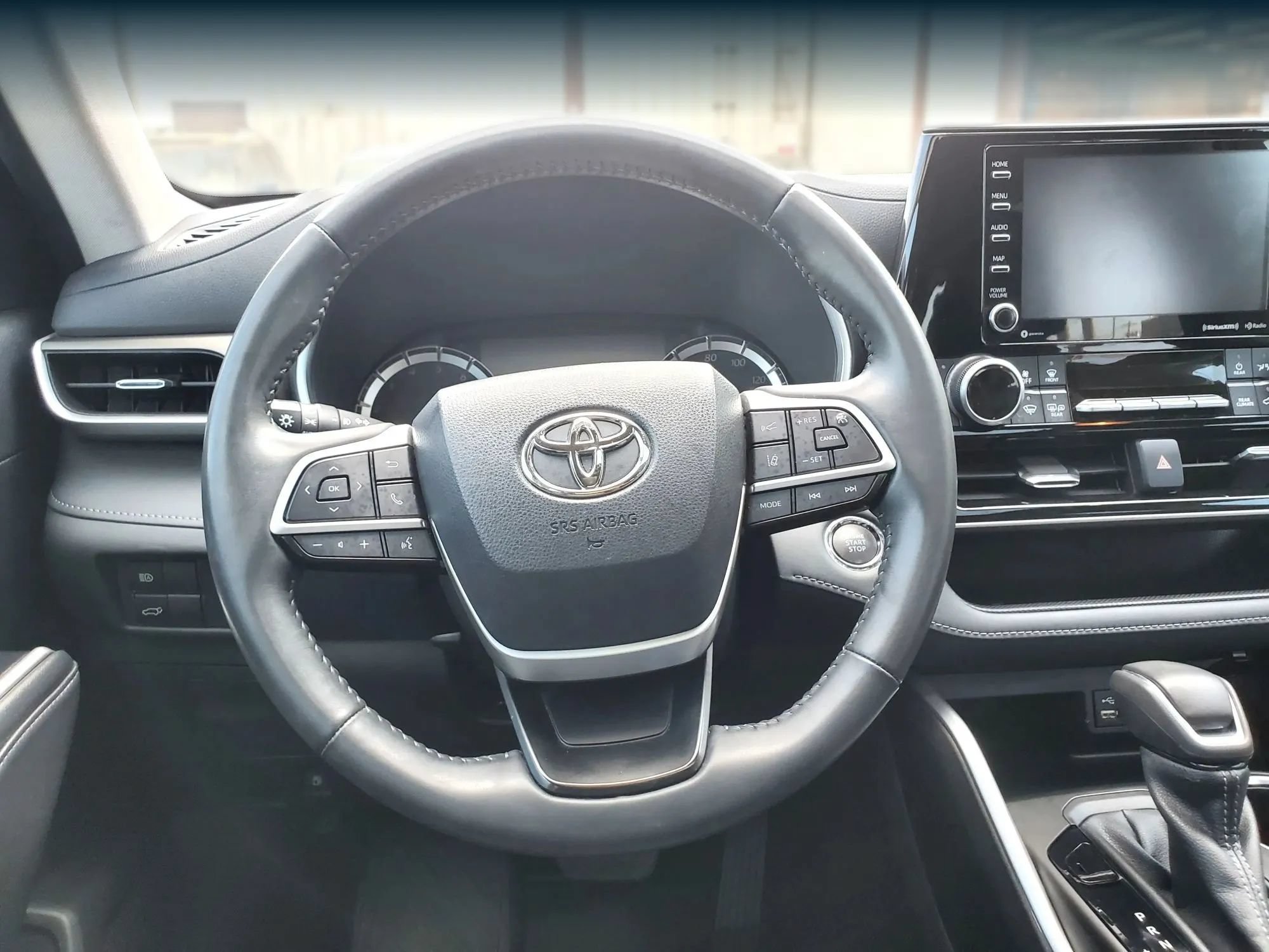 Used 2022 Toyota Highlander XLE FWD image 52