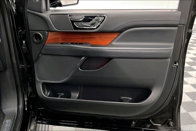 Used 2024 Lincoln Navigator Reserve image 20