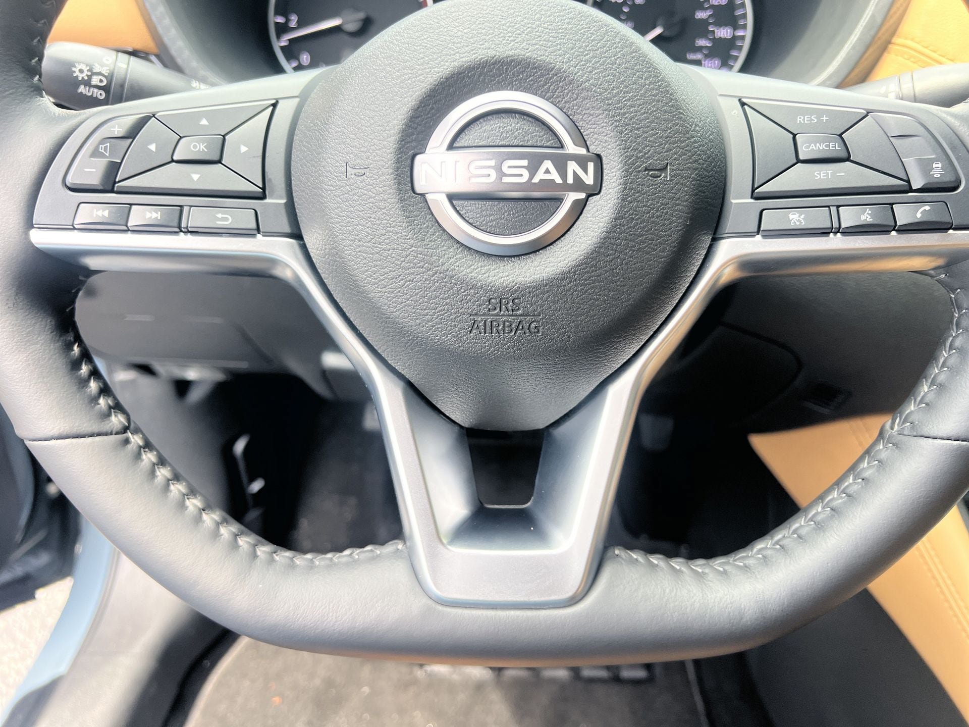 New 2025 Nissan Sentra SV w/ SV Premium Package FWD image 10