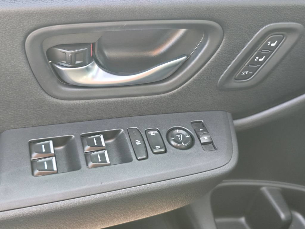 Used 2025 Honda Pilot Touring image 20