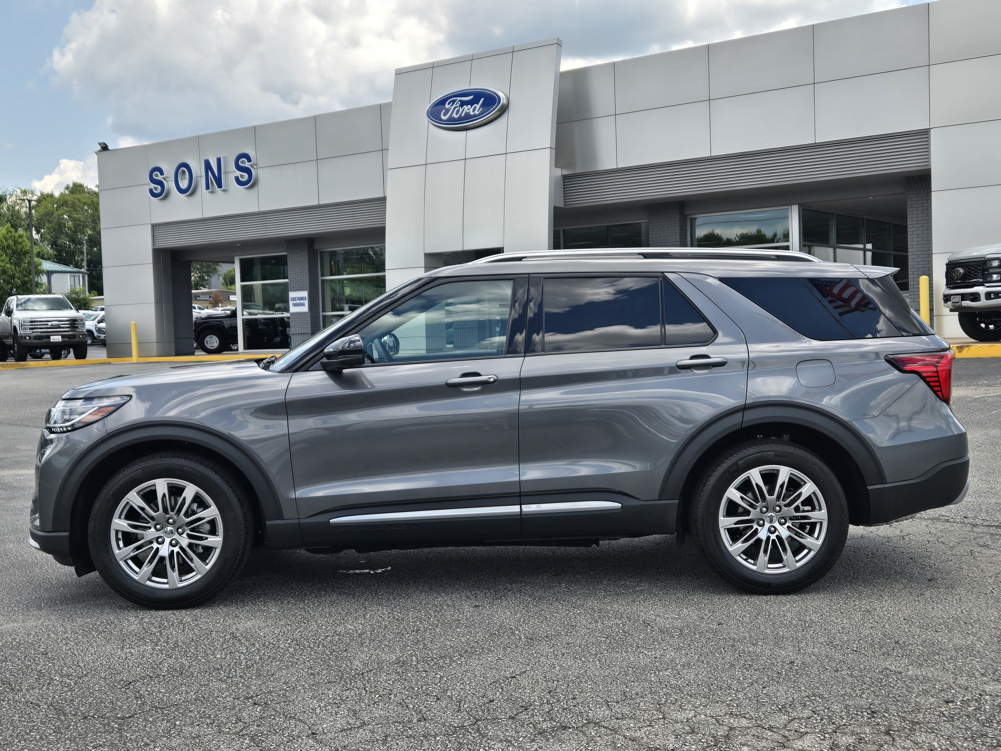 New 2026 Ford Explorer Platinum RWD image 13