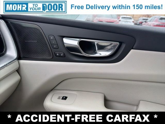 Used 2019 Volvo XC60 T5 Momentum w/ Multimedia Package image 25