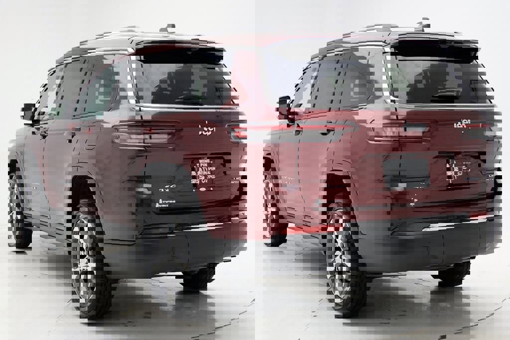 Used 2023 Jeep Grand Cherokee L Limited w/ Luxury Tech Group II image 7