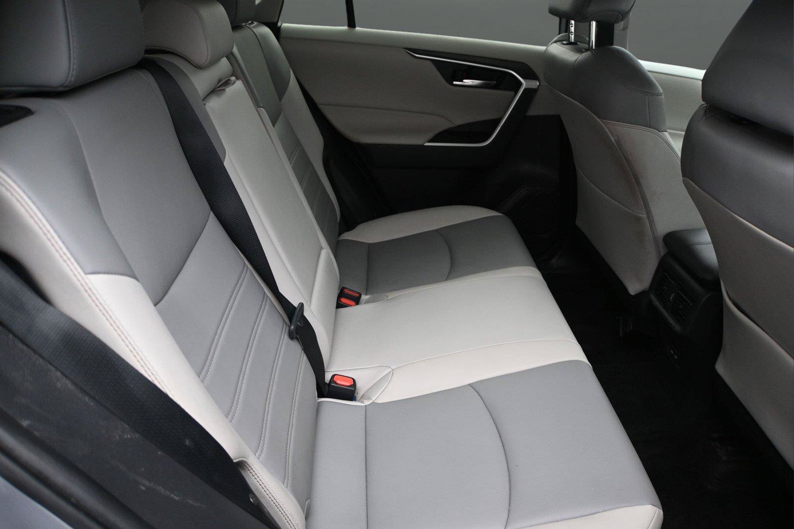 Used 2022 Toyota RAV4 XLE Premium AWD/4WD image 15