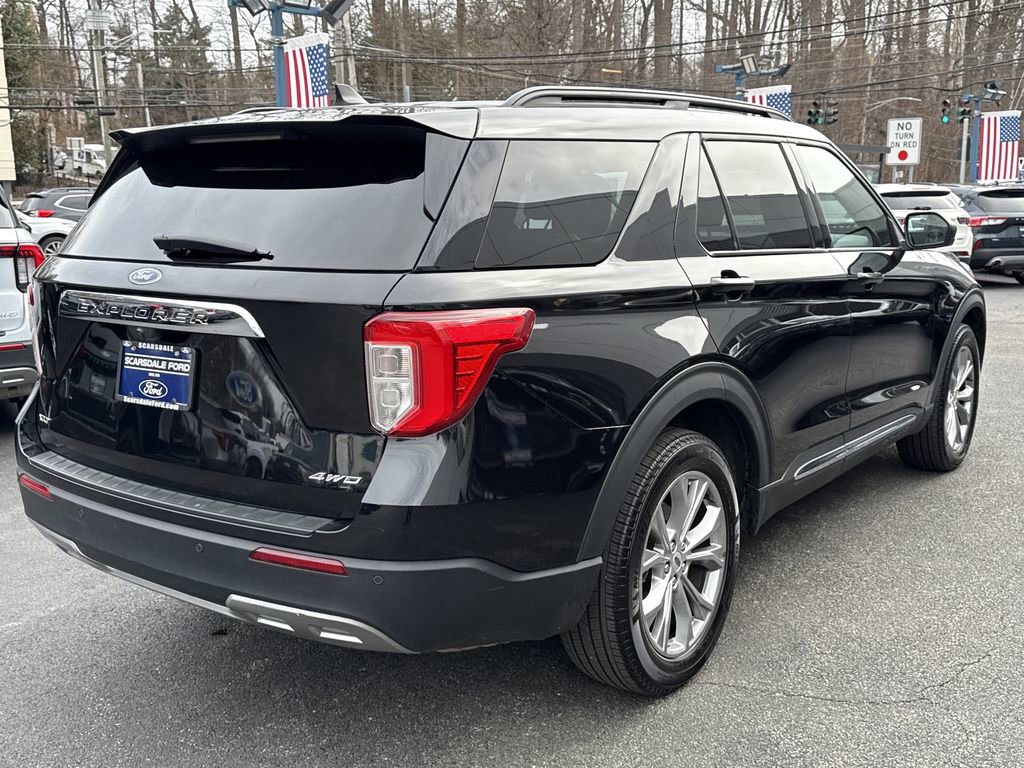 Used 2022 Ford Explorer XLT w/ Equipment Group 202A AWD/4WD image 4