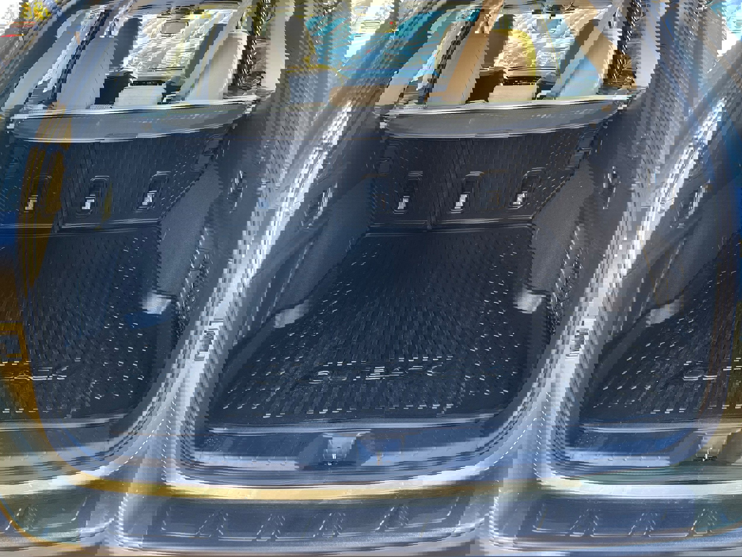 Used 2025 Subaru Outback Premium w/ Popular Package #1A image 11