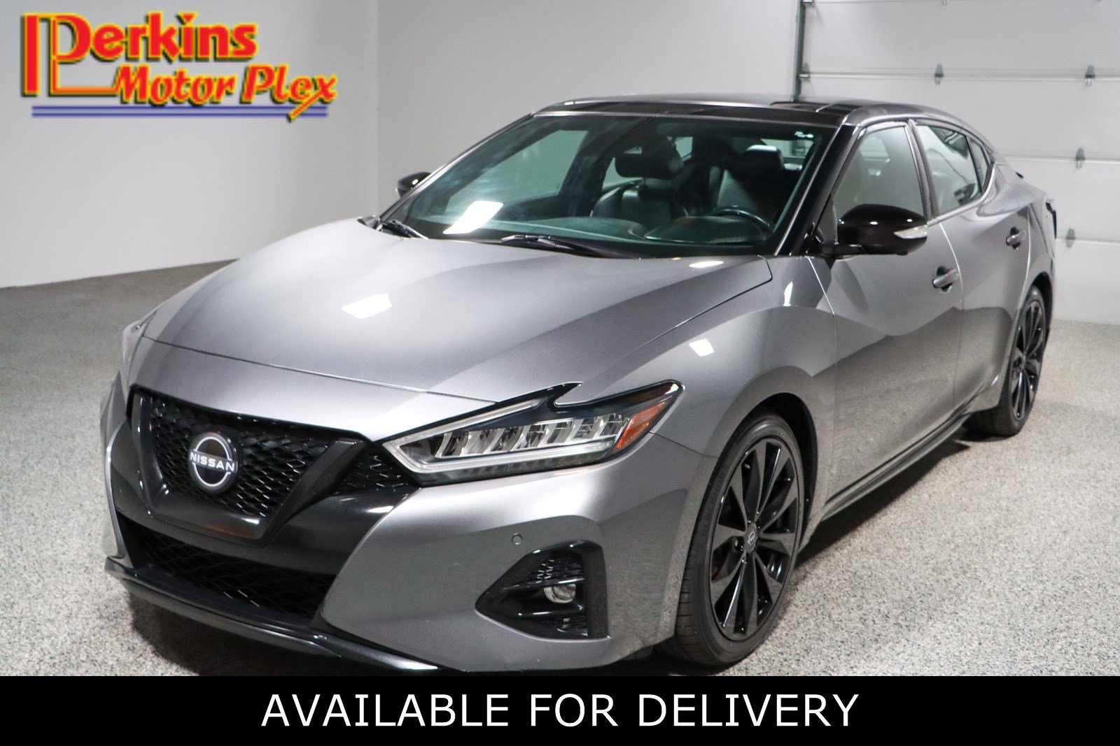 Used 2023 Nissan Maxima SR w/ Sport Mat Group FWD image 1