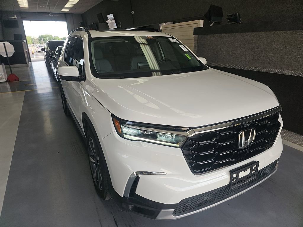 Used 2024 Honda Pilot Elite image 4