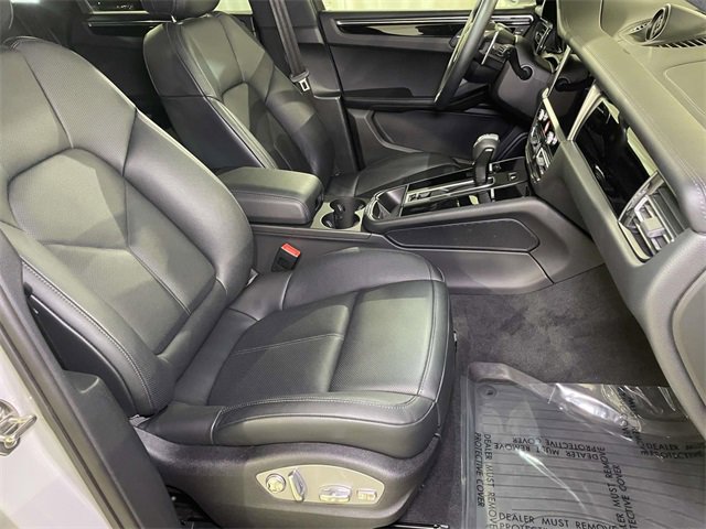 Used 2025 Porsche Macan image 23