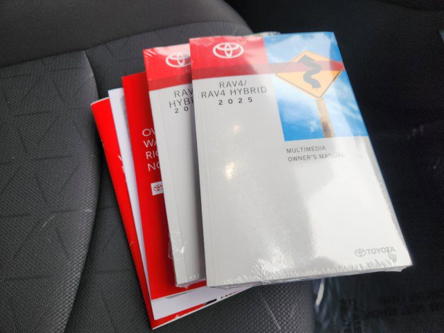 Used 2025 Toyota RAV4 XLE image 15