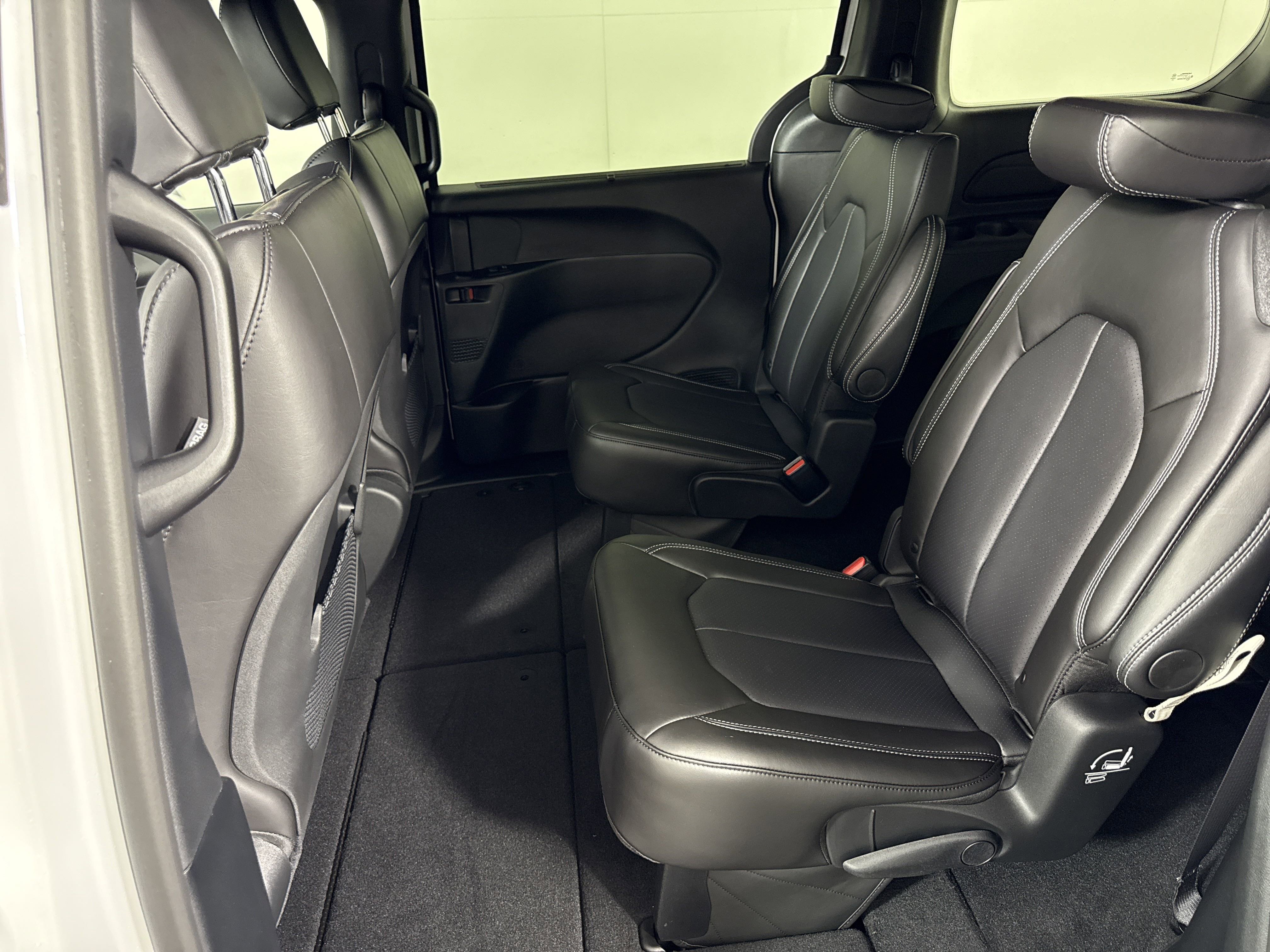 New 2026 Chrysler Voyager LX image 14