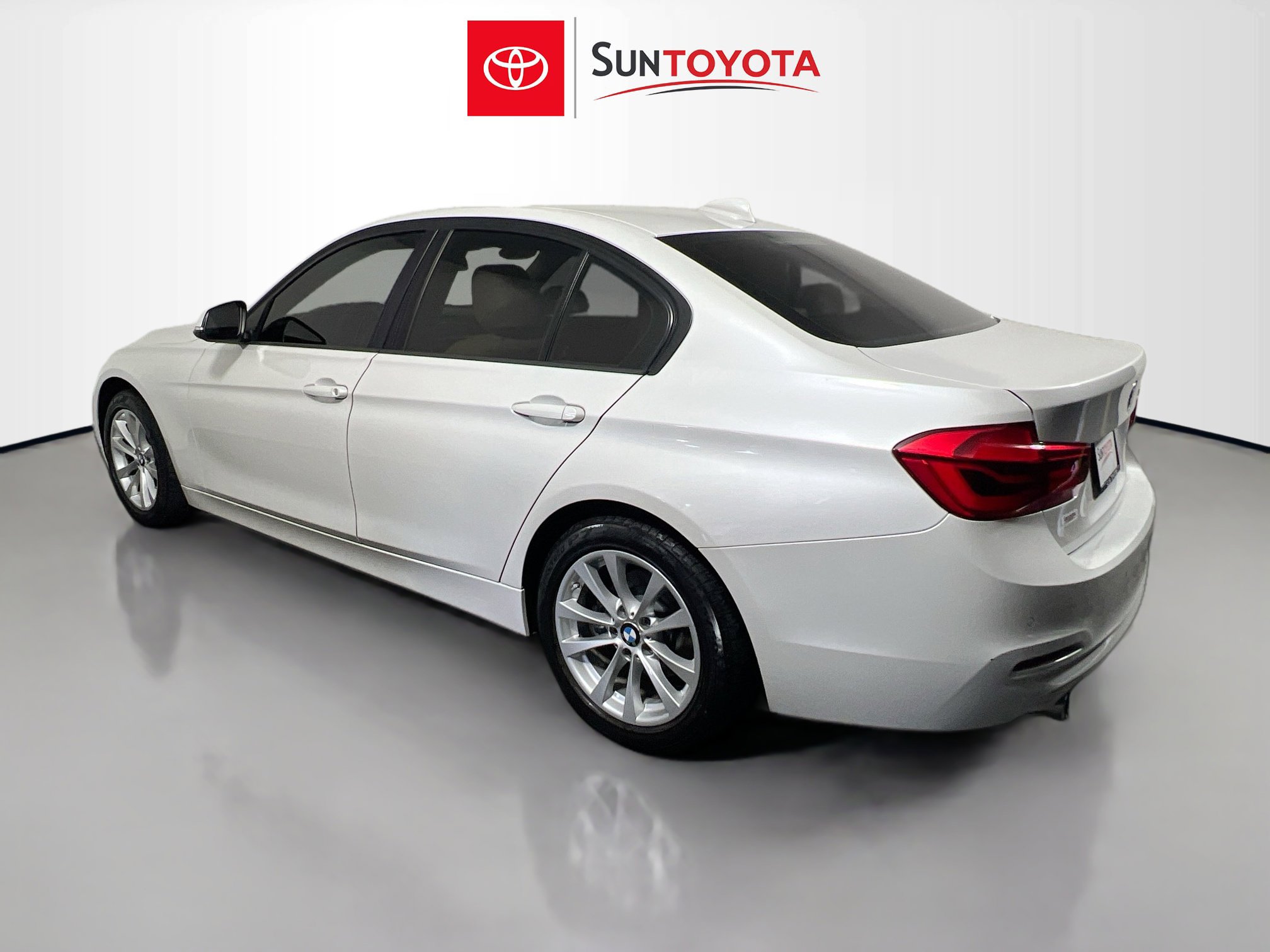Used 2018 BMW 320i Sedan image 6