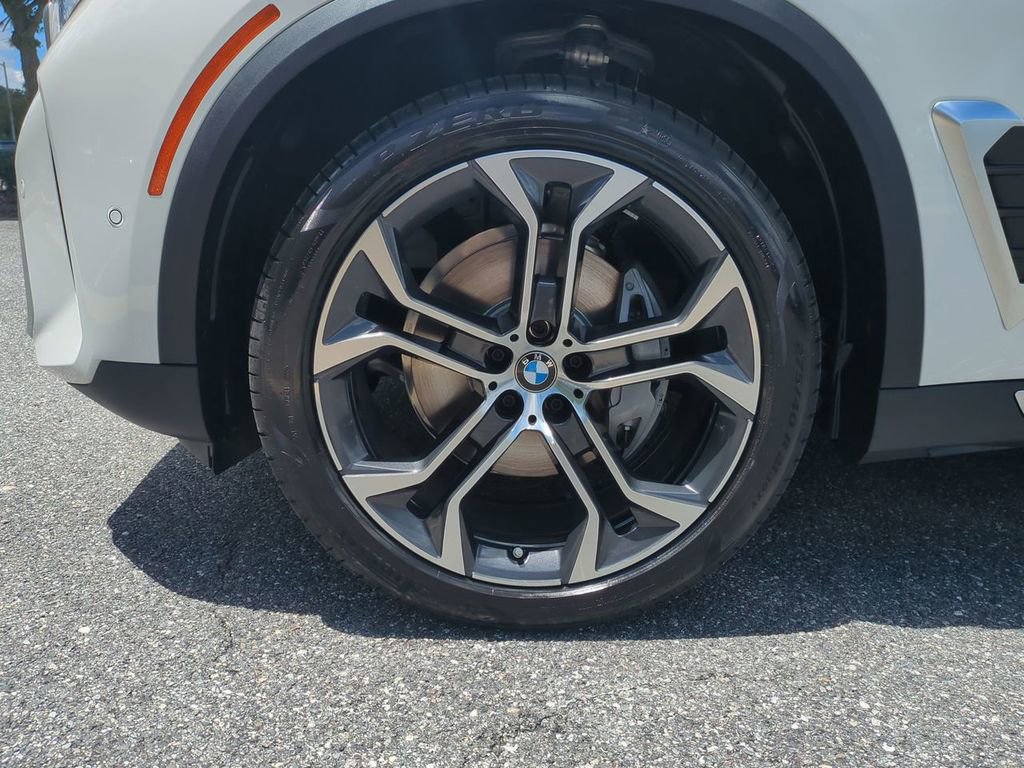 New 2026 BMW X5 xDrive40i w/ Premium Package image 11