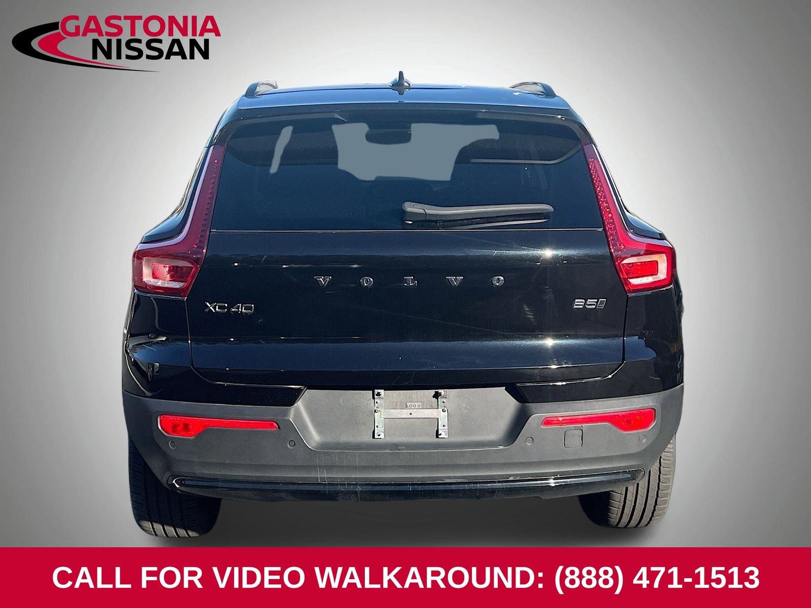 Used 2024 Volvo XC40 B5 Core image 11