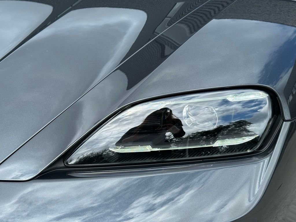 Used 2025 Porsche Taycan image 13